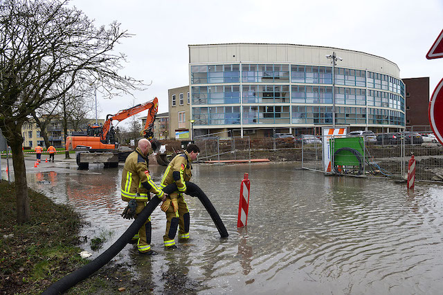 2023/17/20230127-15u56 GB 016 Wateroverlast Kamerlingh Onneslaan.jpg